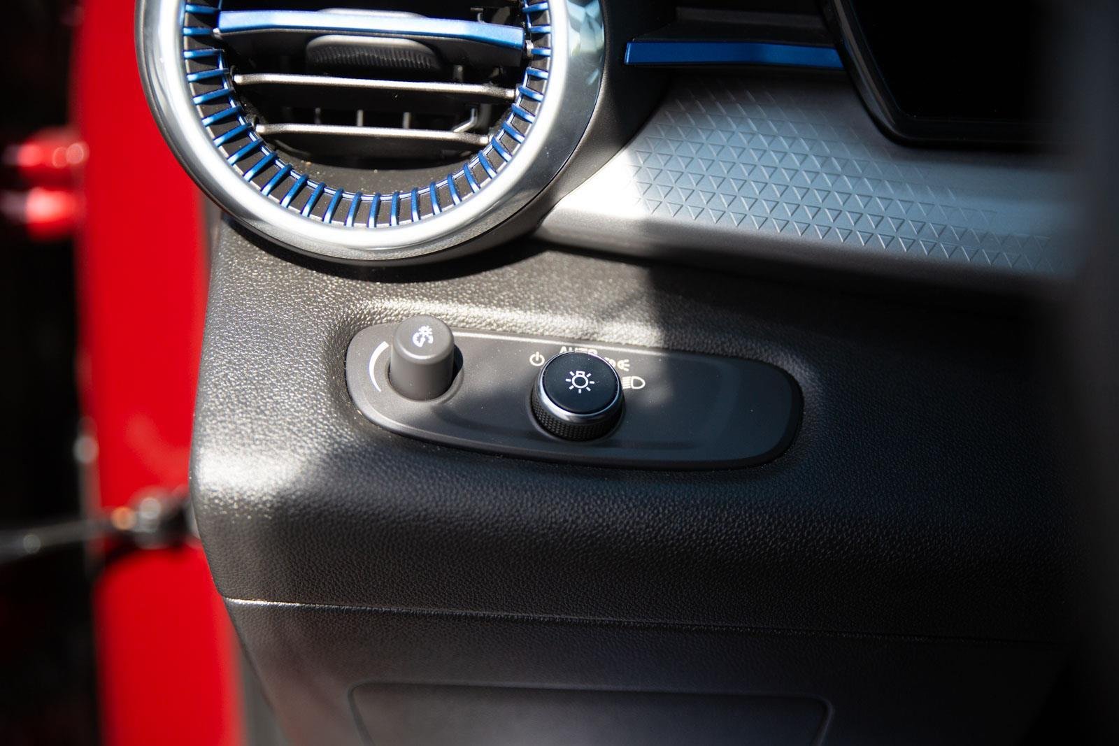 2024 Chevrolet Trax LT - Photo 17