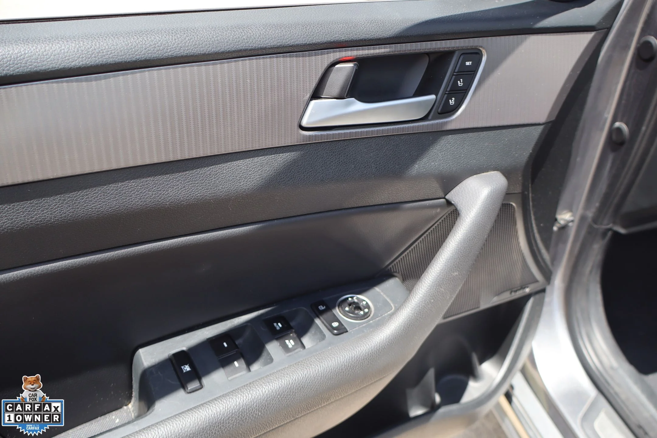 Used 2018 Gray Hyundai Limited image 13