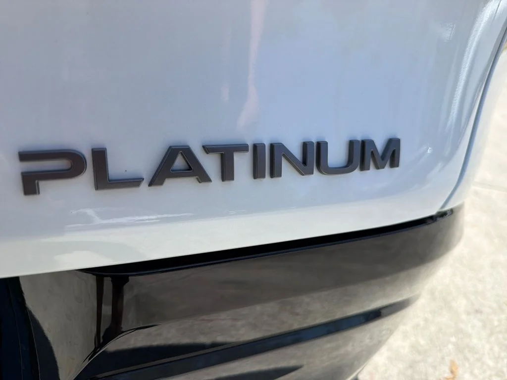 New 2026 Everest White Pearl TriCoat / Super Black Two-tone Nissan Platinum image 11