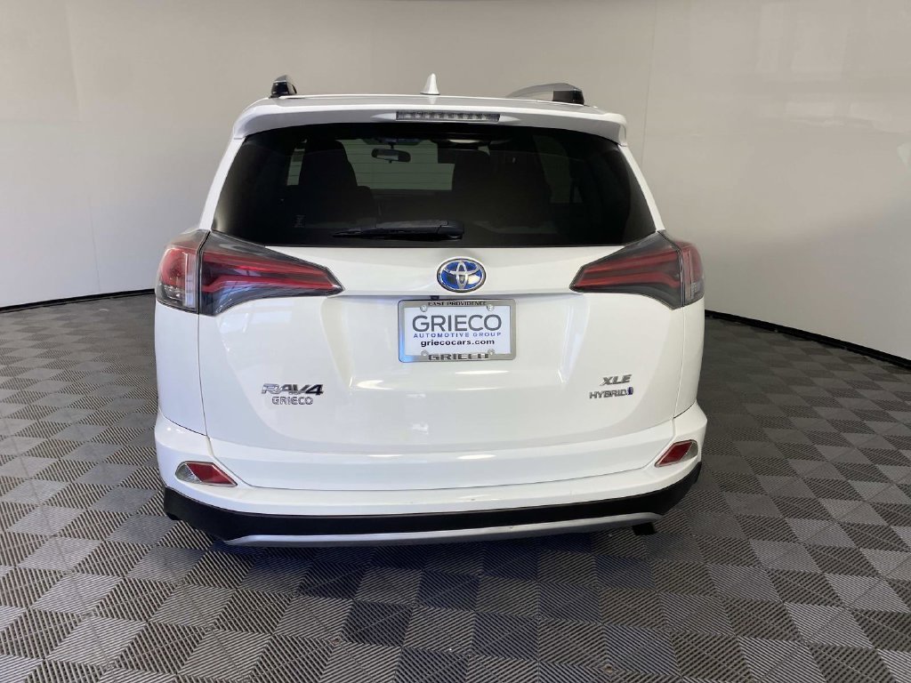 Used 2016 White Toyota XLE image 7