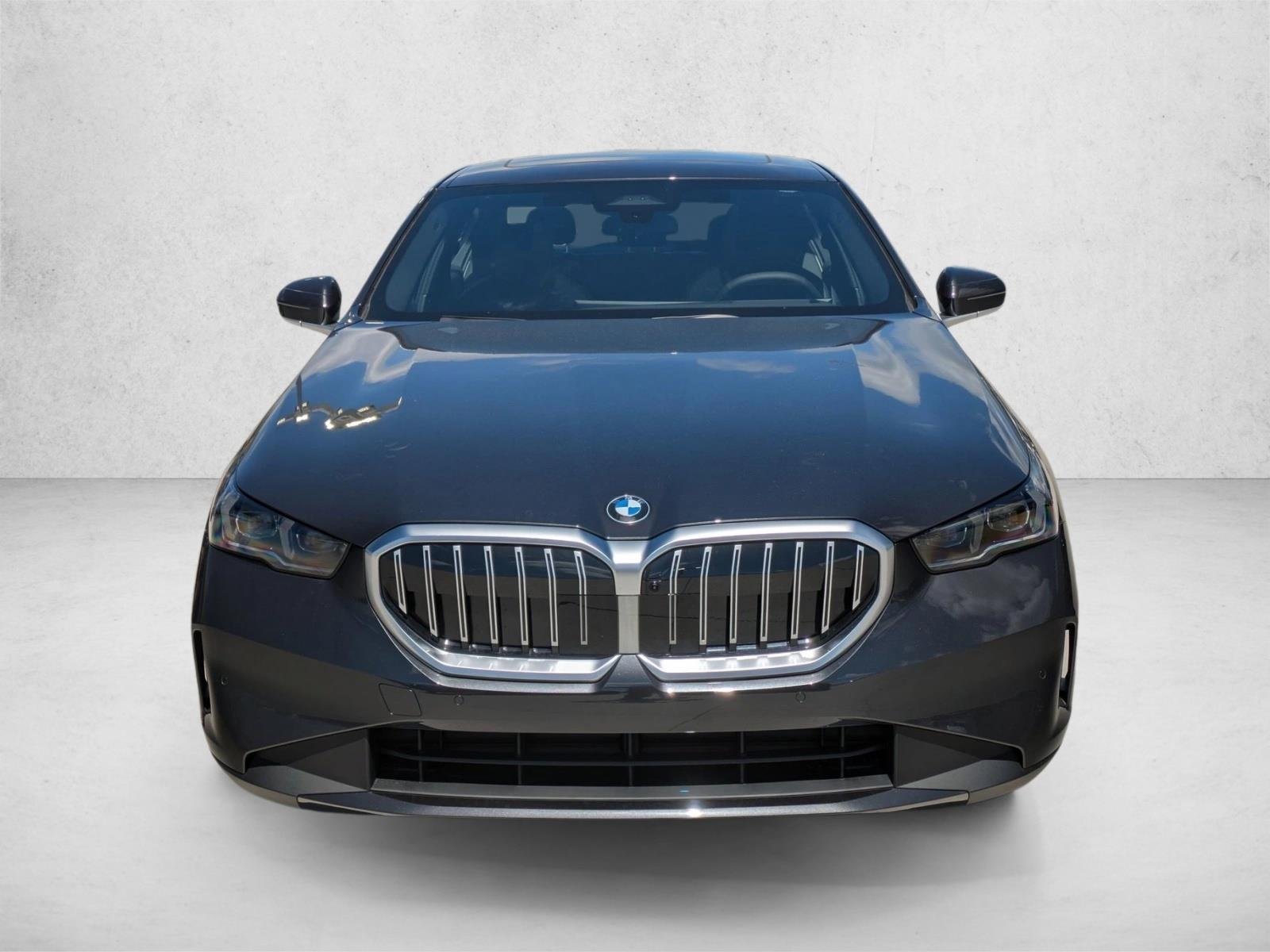 Used 2027 Dark Graphite Metallic BMW 530i xDrive image 6