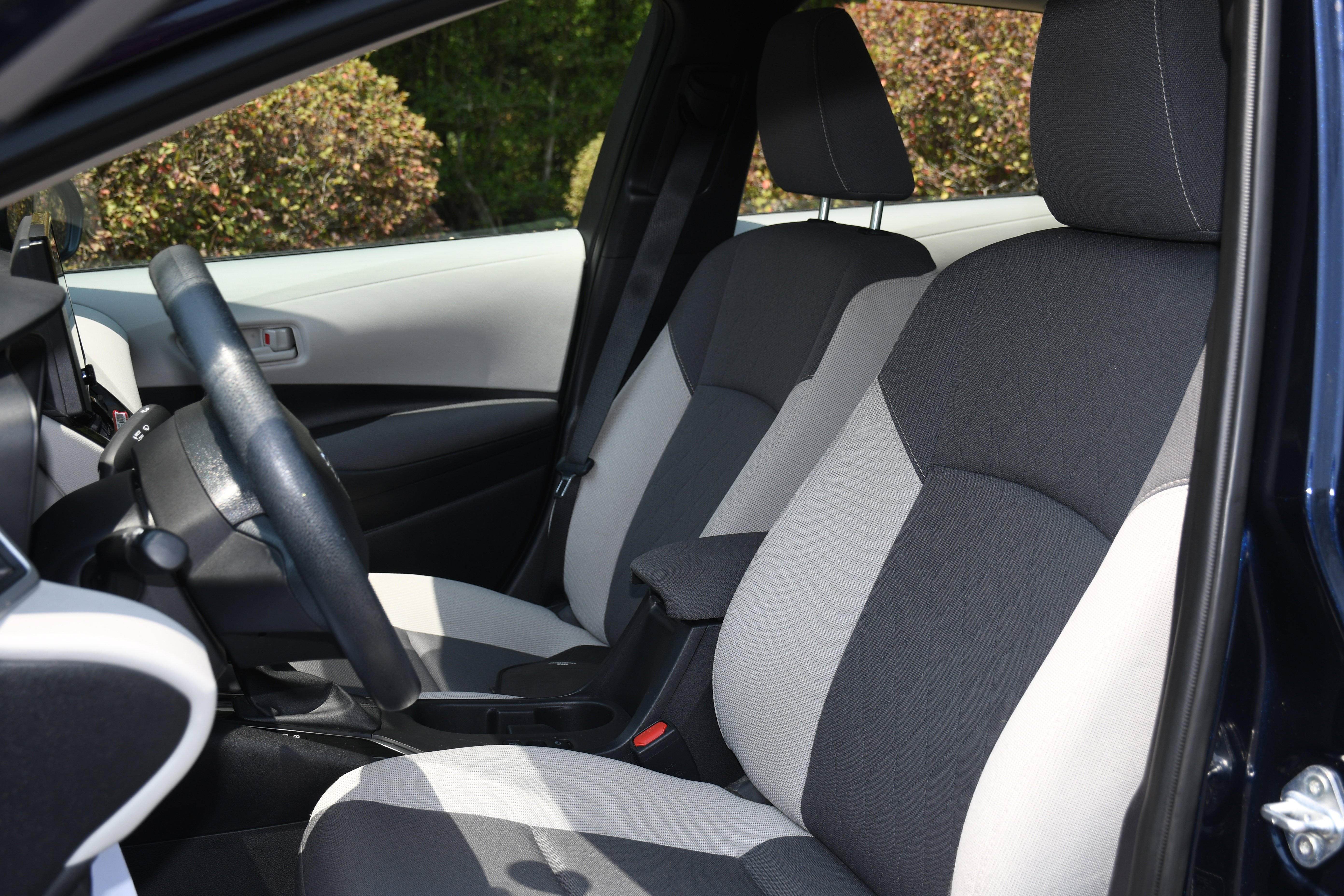 Used 2025  Toyota LE image 11