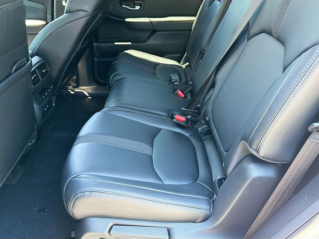 Used 2025 Platinum White Pearl Honda EX-L image 26