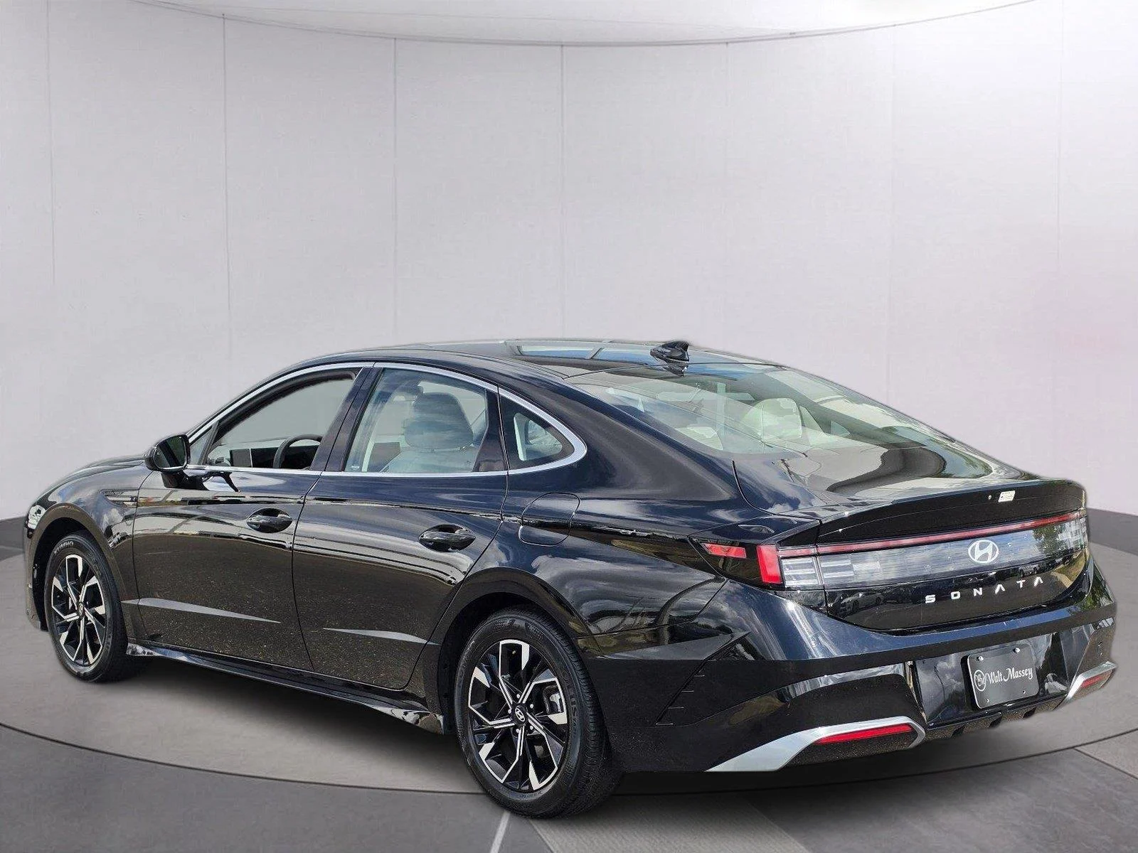 Used 2025 Abyss Black Hyundai SEL image 3