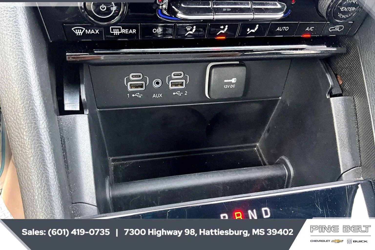 Used 2025 Diamond Black Crystal Pearlcoat Jeep Limited image 24