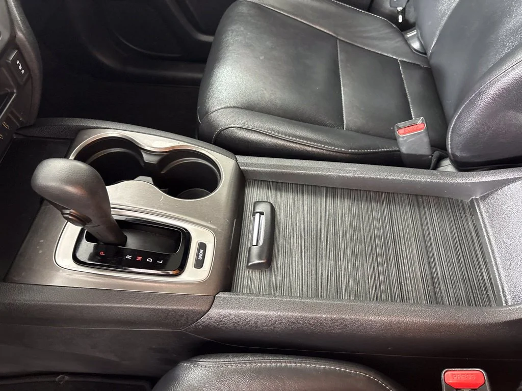 Used 2017  Honda EX-L image 40