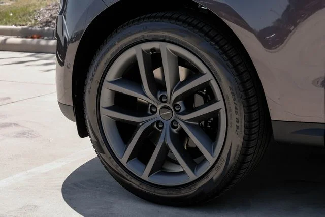 New 2026  Land Rover SE image 74