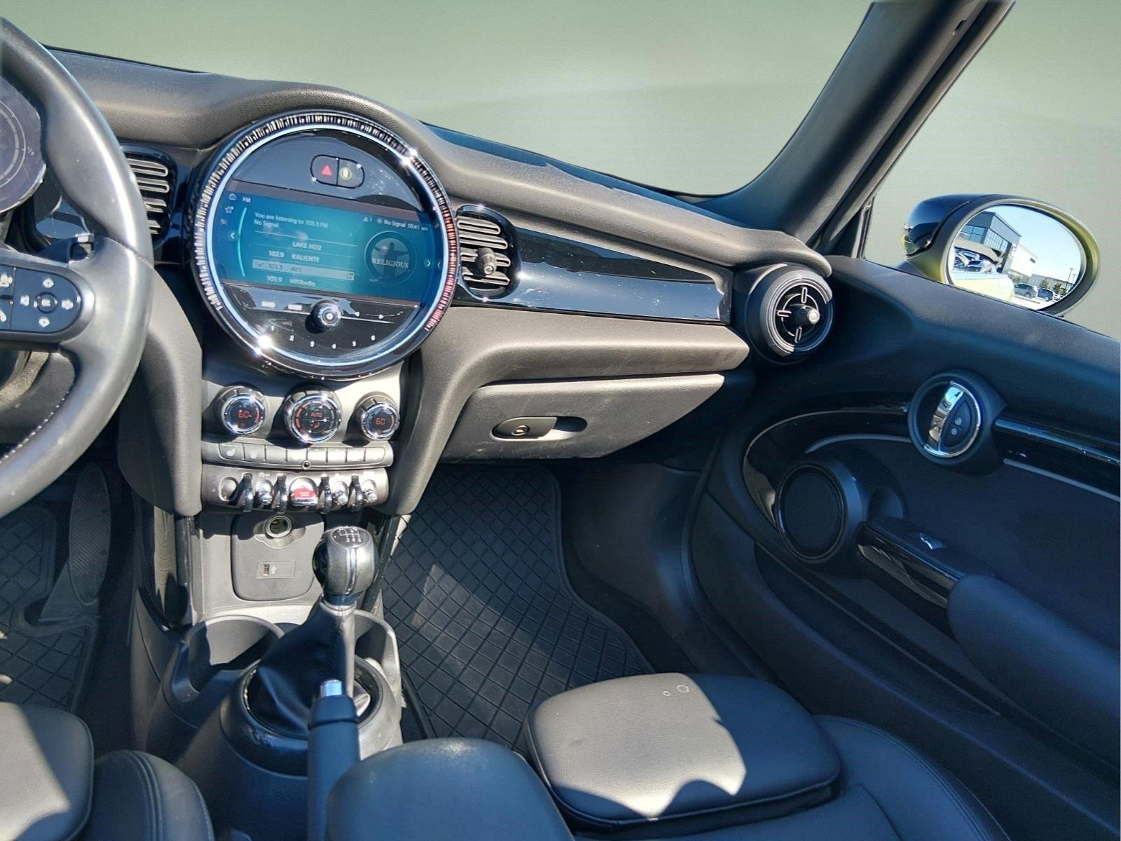 Used 2022 Zesty Yellow MINI Cooper S image 18