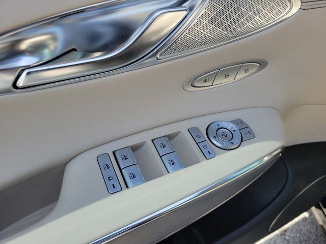 2024 GENESIS GV70 Standard - Photo 17