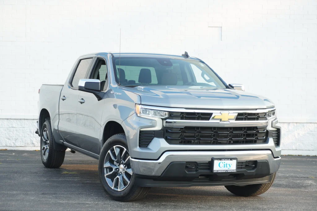 New 2026 Sterling Gray Metallic Chevrolet LT (2FL) image 2