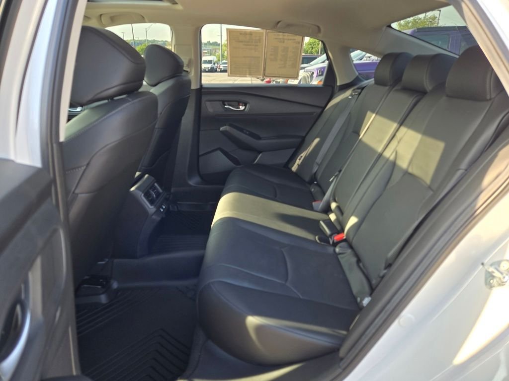 Used 2026 White Honda EX-L image 26