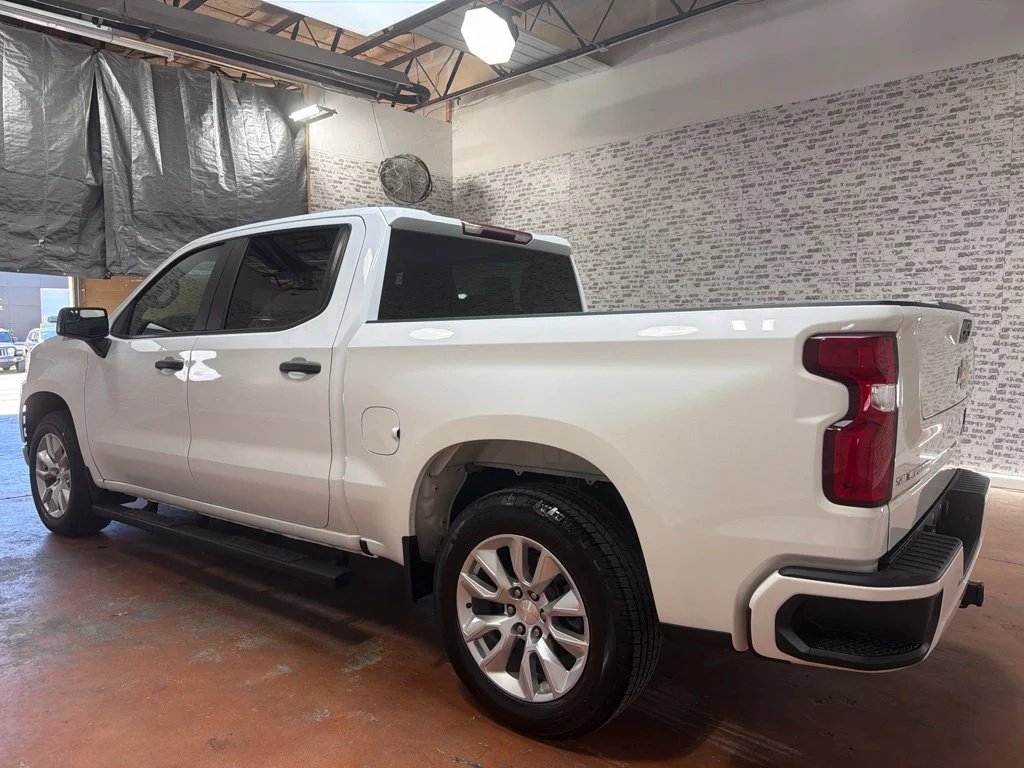 Used 2022 Summit White Chevrolet Custom image 5