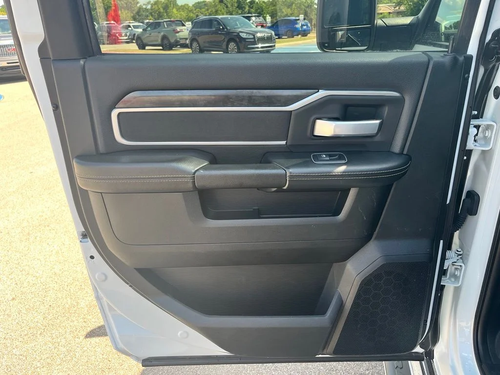 Used 2024 White Ram Big Horn image 9