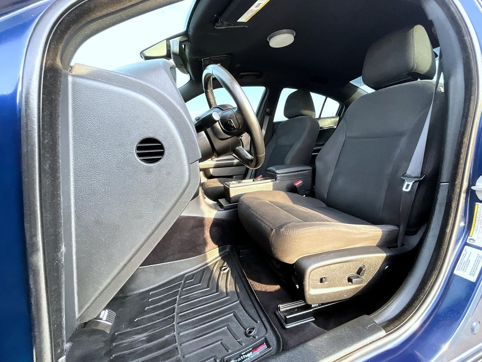 Used 2017 Blue Dodge Police image 10