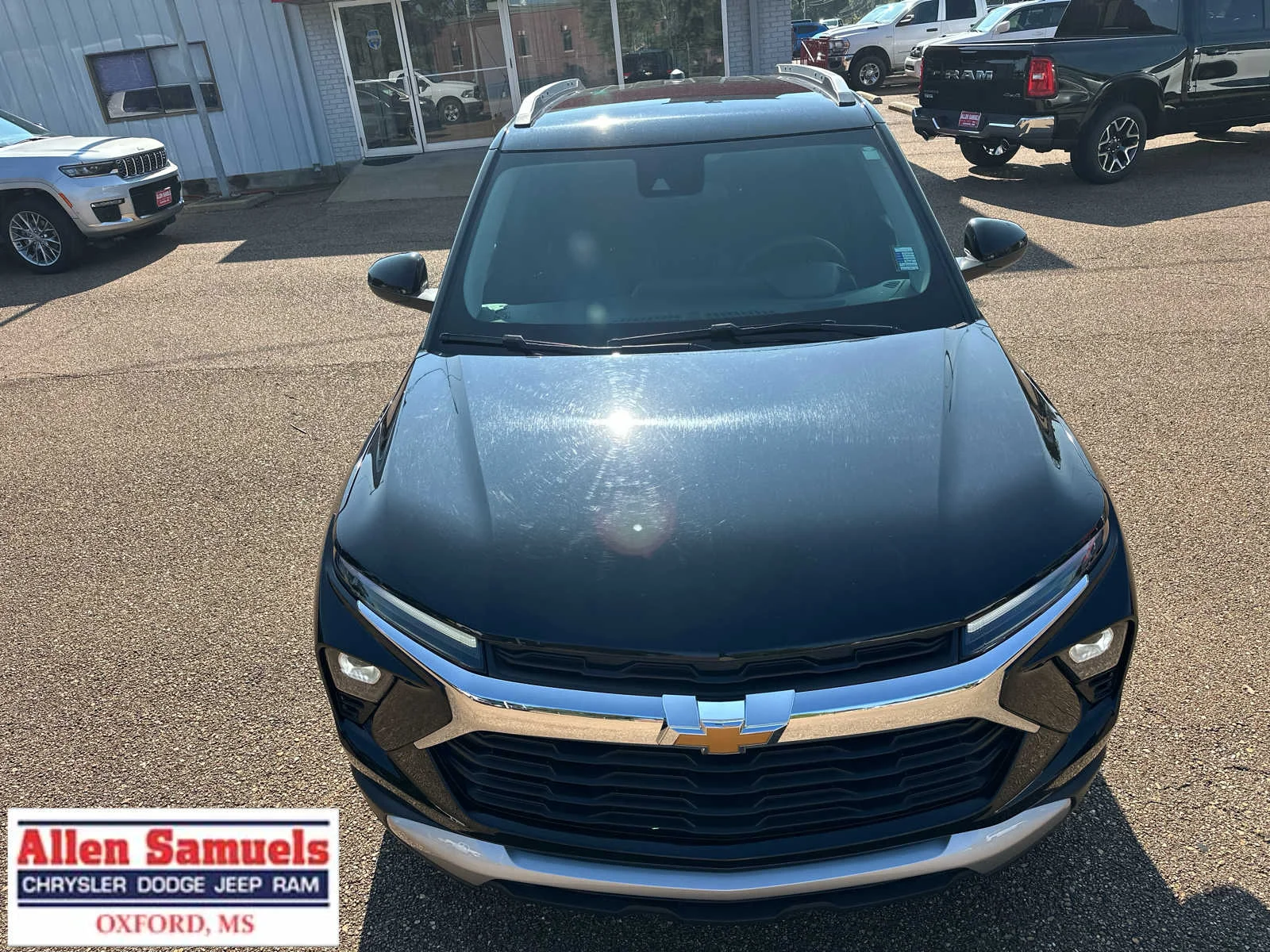 Used 2025 Mosaic Black Metallic Chevrolet LT image 9