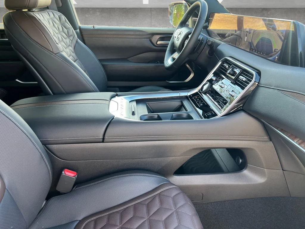 2026 Nissan Armada Platinum - Photo 24
