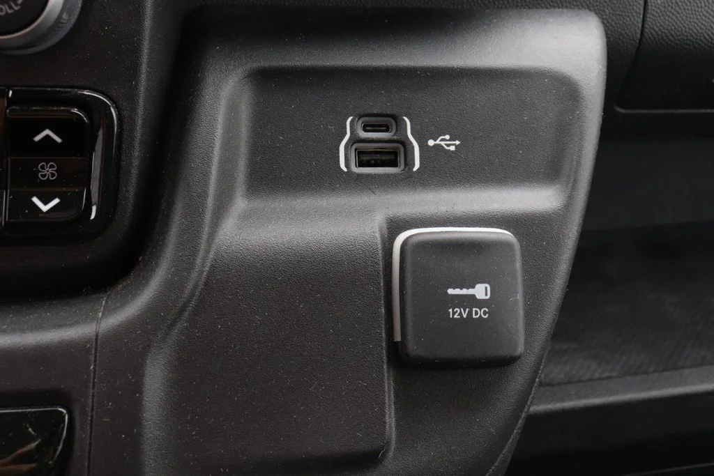 Used 2025 White Ram Base image 18