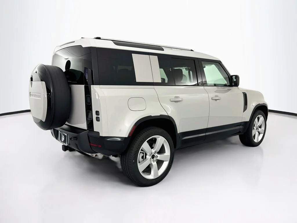 New 2026 Borasco Grey Land Rover X-Dynamic SE image 5
