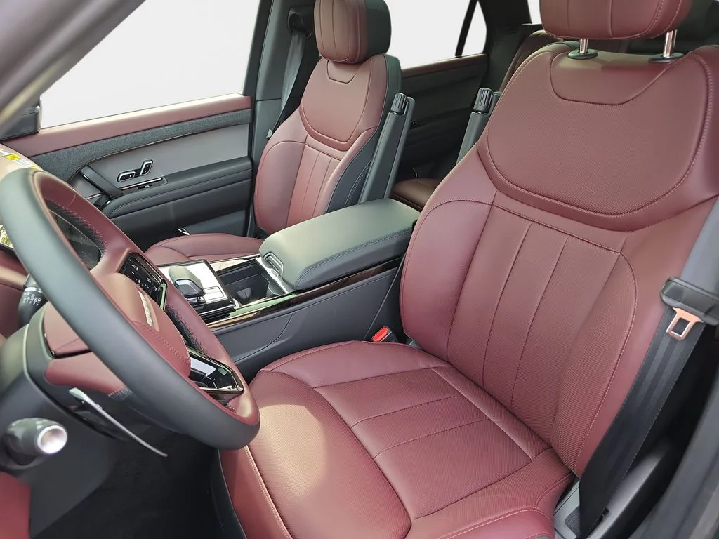 New 2025 Santorini Black LAND ROVER Dynamic SE image 15
