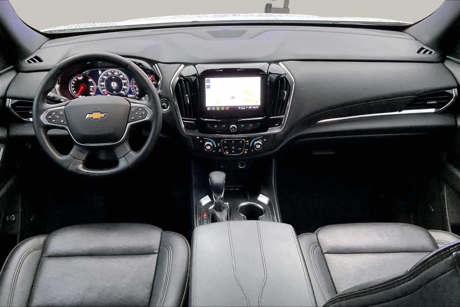 Used 2023 Iridescent Pearl Tricoat Chevrolet High Country image 15