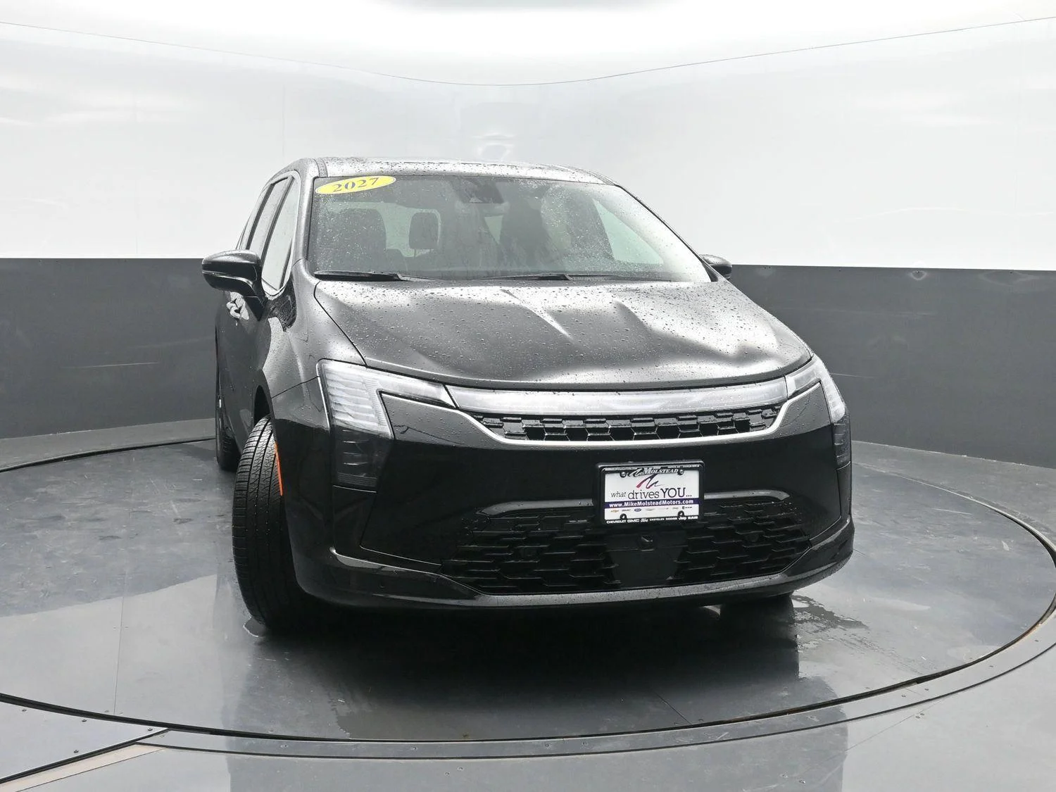 New 2027 Diamond Black Crystal Pearl-Coat Exterior Paint Chrysler Limited image 45