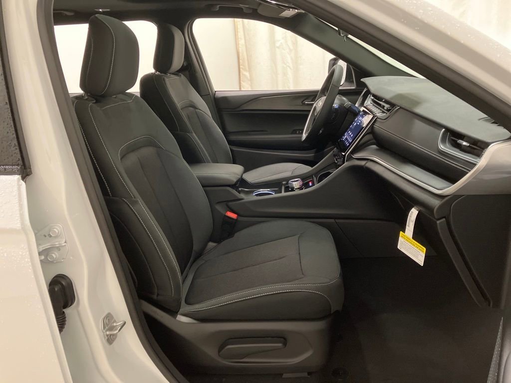 2025 Jeep Grand Cherokee L Laredo - Photo 16