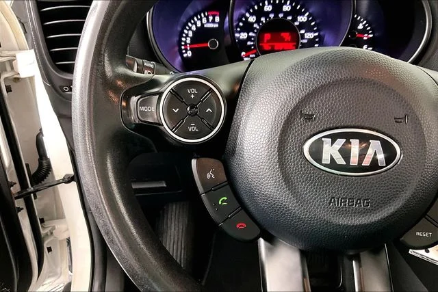 Used 2018 White Kia Plus image 9