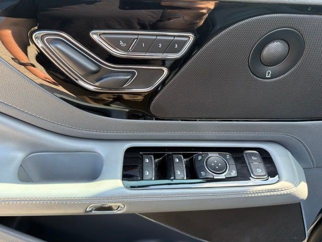 Used 2020 Diamond Lincoln Reserve image 12