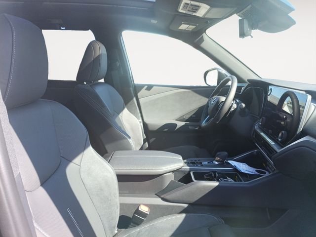 2026 Lexus TX 550h+ - Photo 15