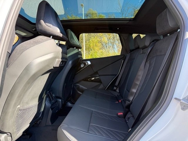 Used 2026 Alpine White BMW 30 xDrive image 17