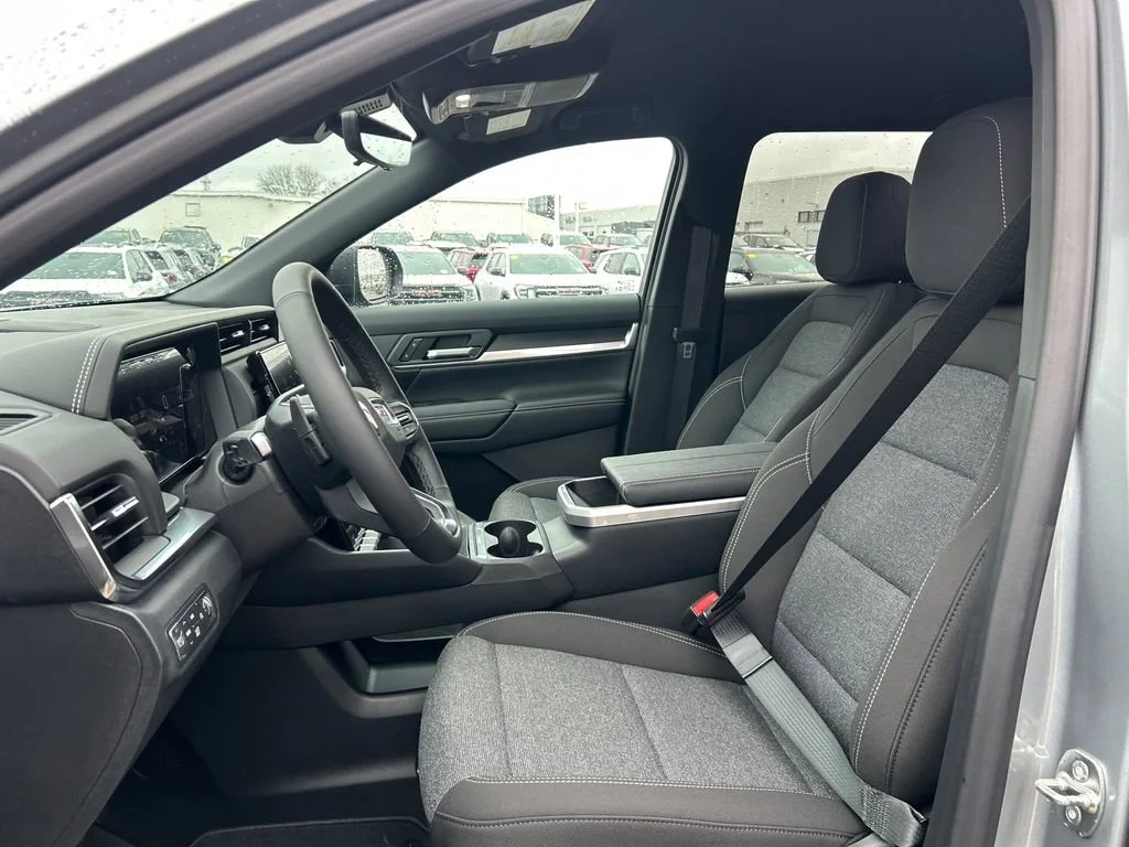 New 2026 Sterling Metallic GMC Elevation Black Edition image 17