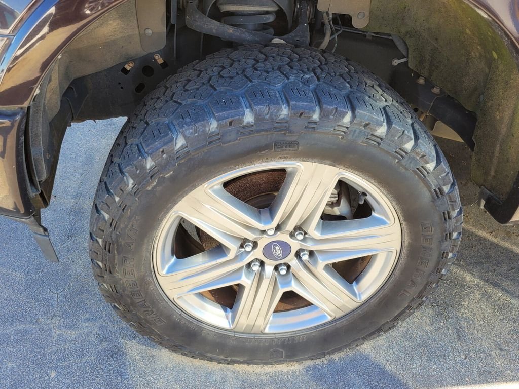 Used 2018 Red Ford XLT image 5