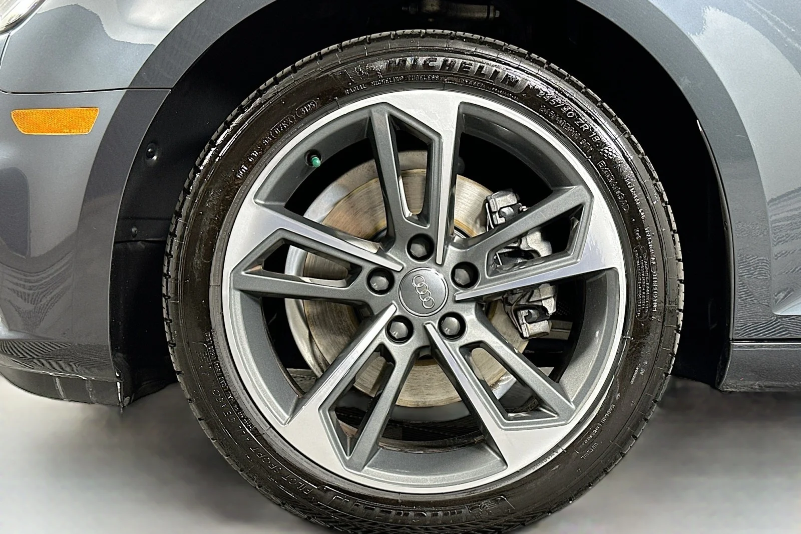 Used 2019 Manhattan Gray Metallic Audi Titanium Premium image 11
