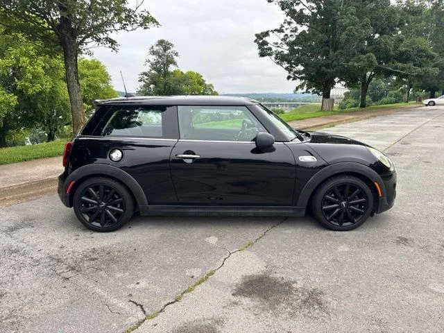 Used 2019 Black MINI Classic image 9