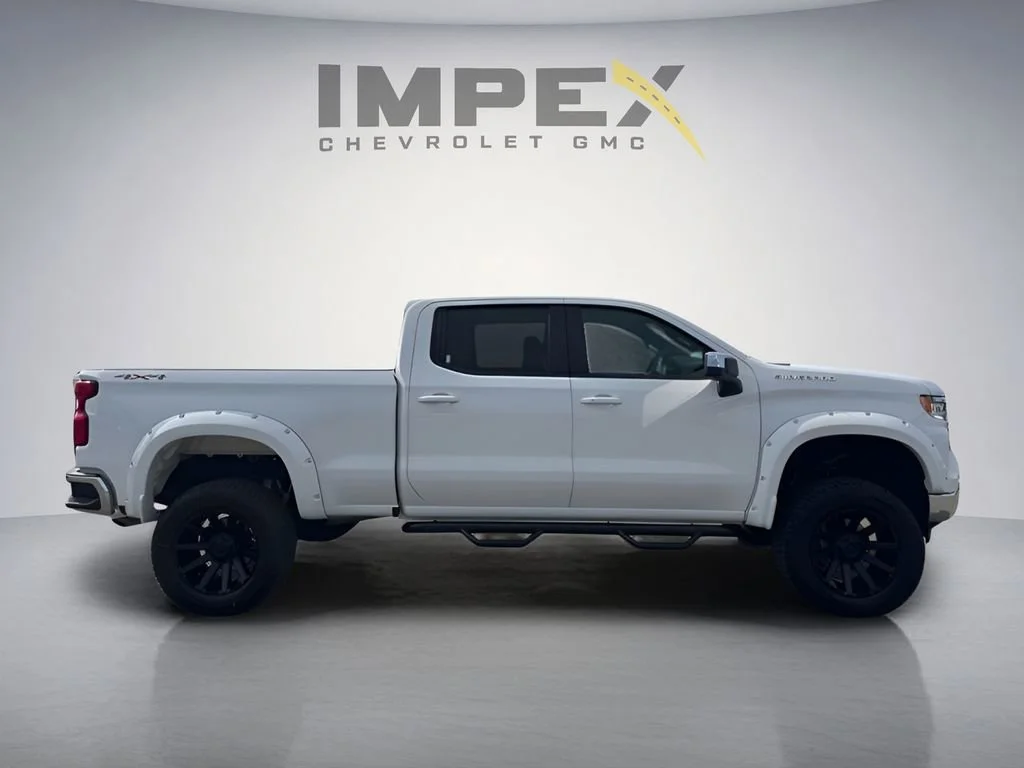 Used 2025 Summit White Chevrolet LT image 6