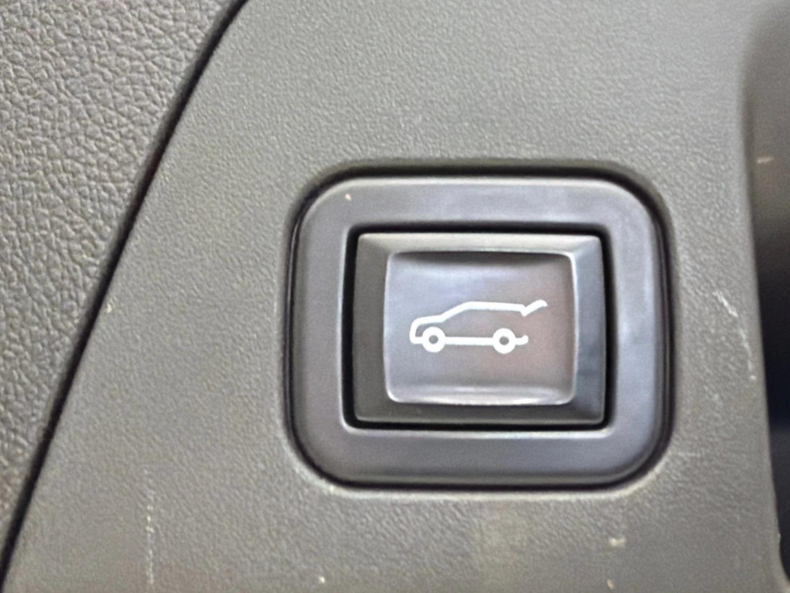 Used 2021 Summit White Buick Preferred image 19