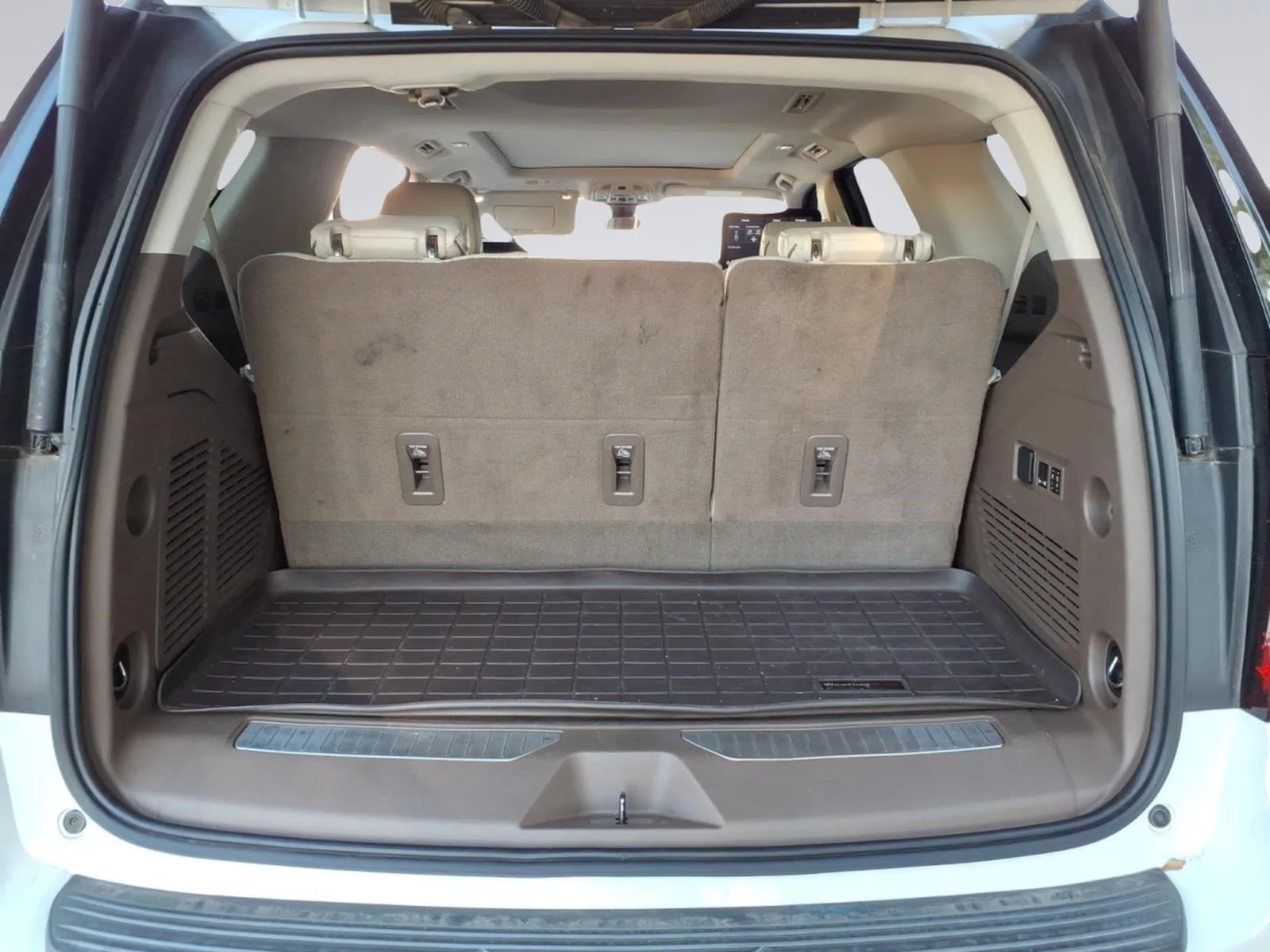 Used 2021 WHITE FROST TRICOAT GMC Denali image 10