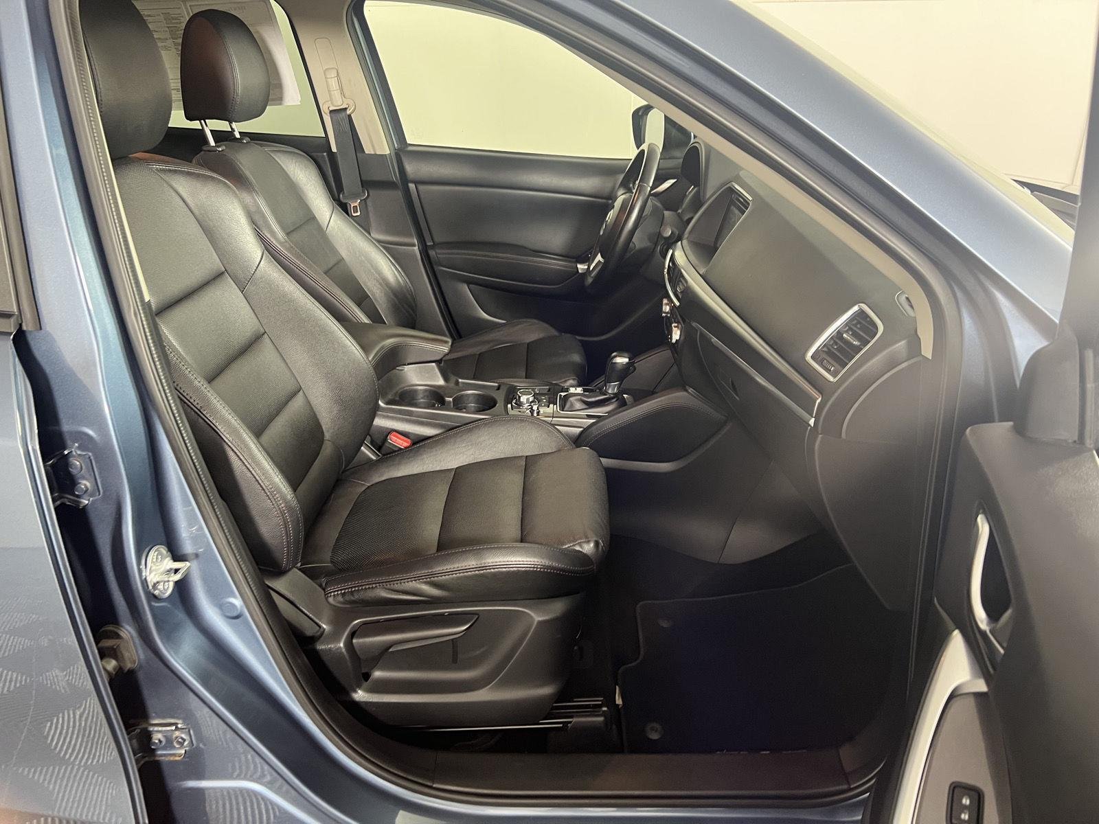 Used 2016 Blue Reflex Mica Mazda Grand Touring image 17