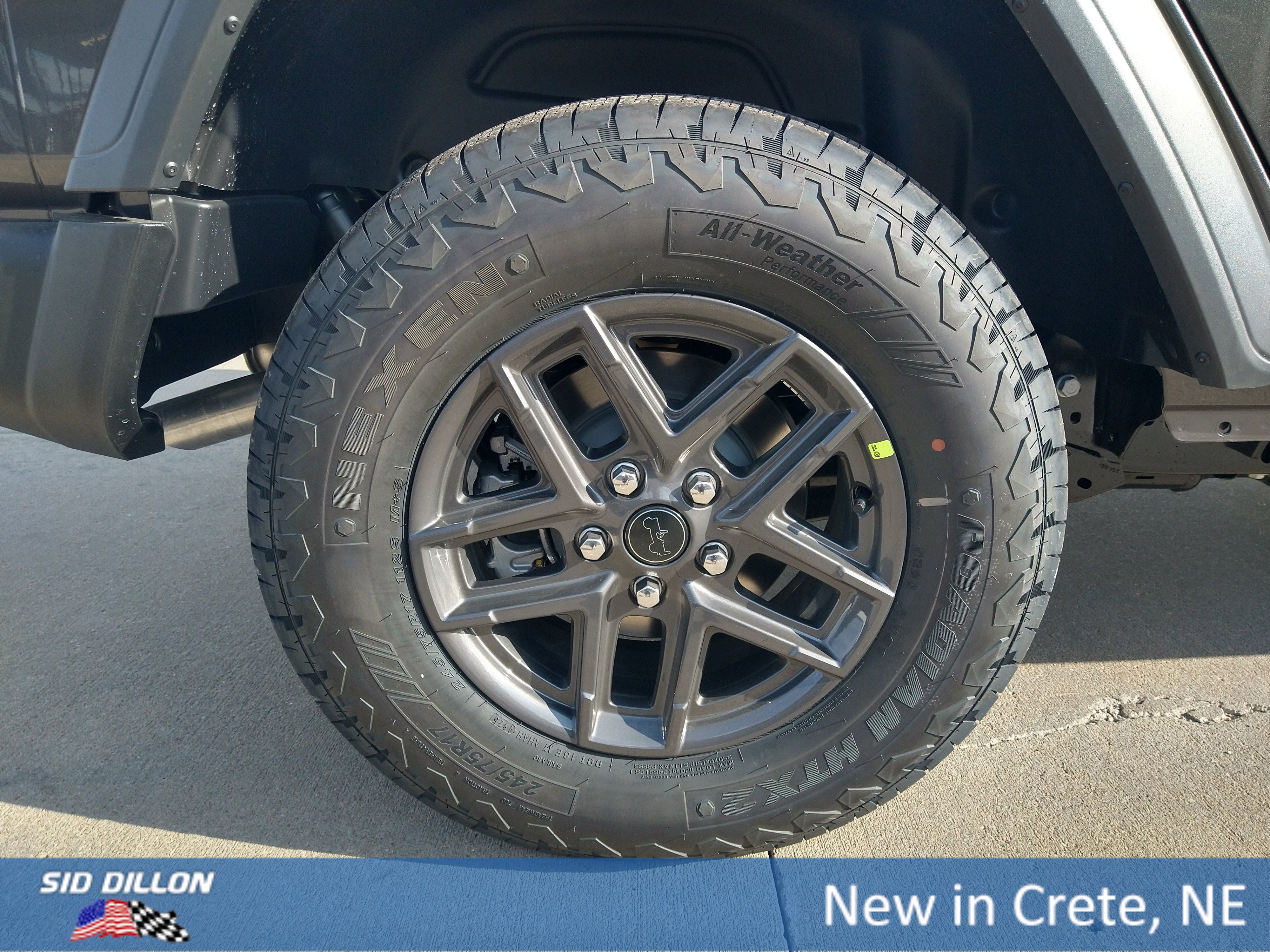 New 2026 Granite Crystal Metallic Clear-Coat Exterior Paint Jeep Sport image 10