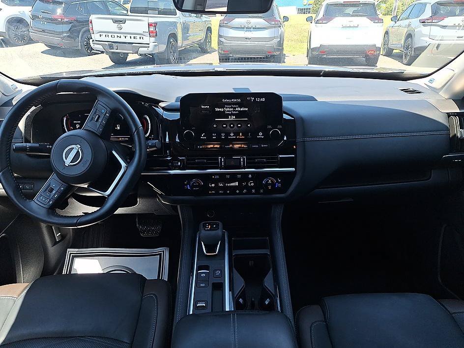 Used 2025 Gun Metallic Nissan Platinum image 19