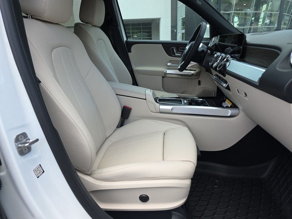 New 2026 White Mercedes-Benz GLB 250 image 16