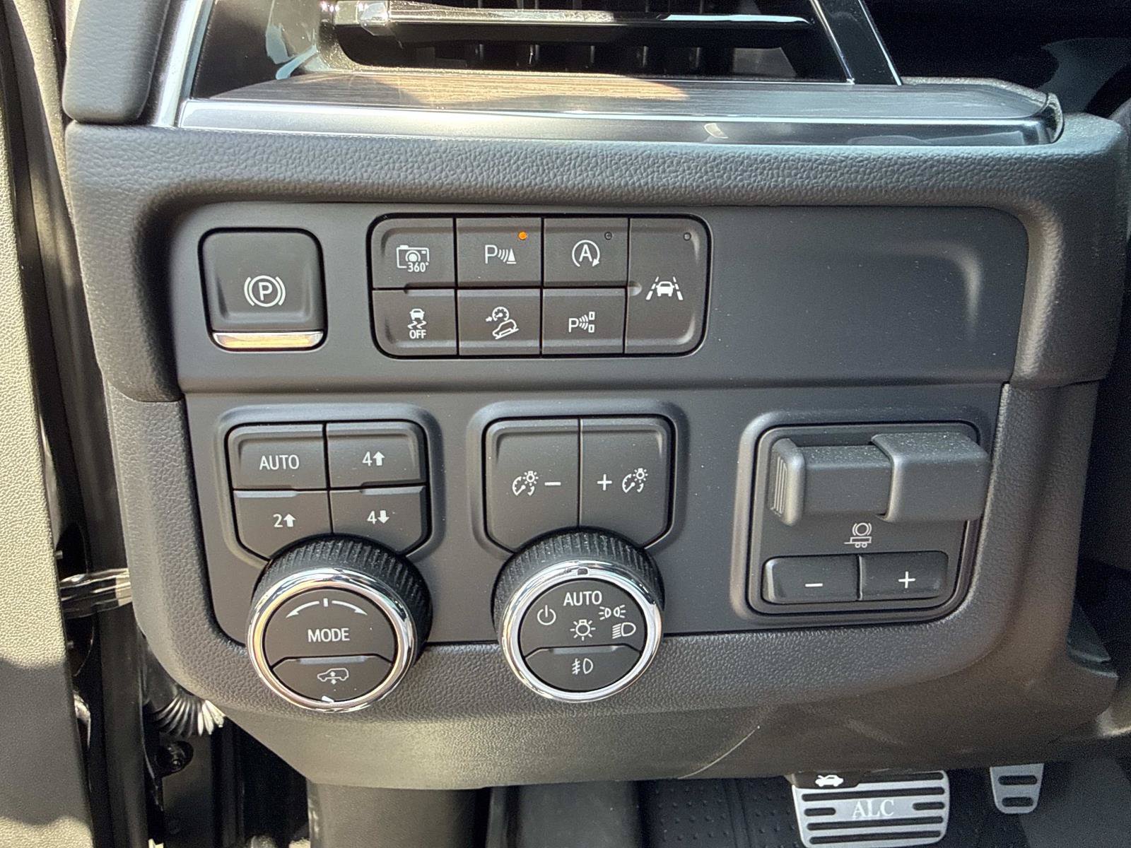 New 2026 Black Chevrolet Z71 image 28