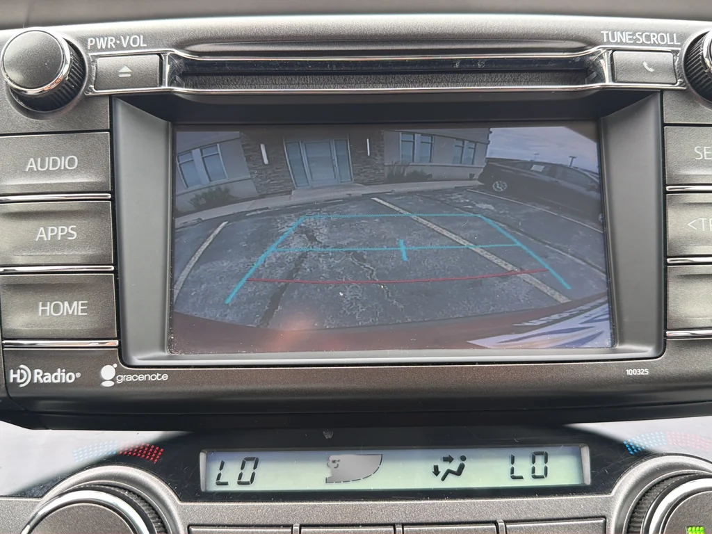 Used 2015 Red Toyota XLE image 18