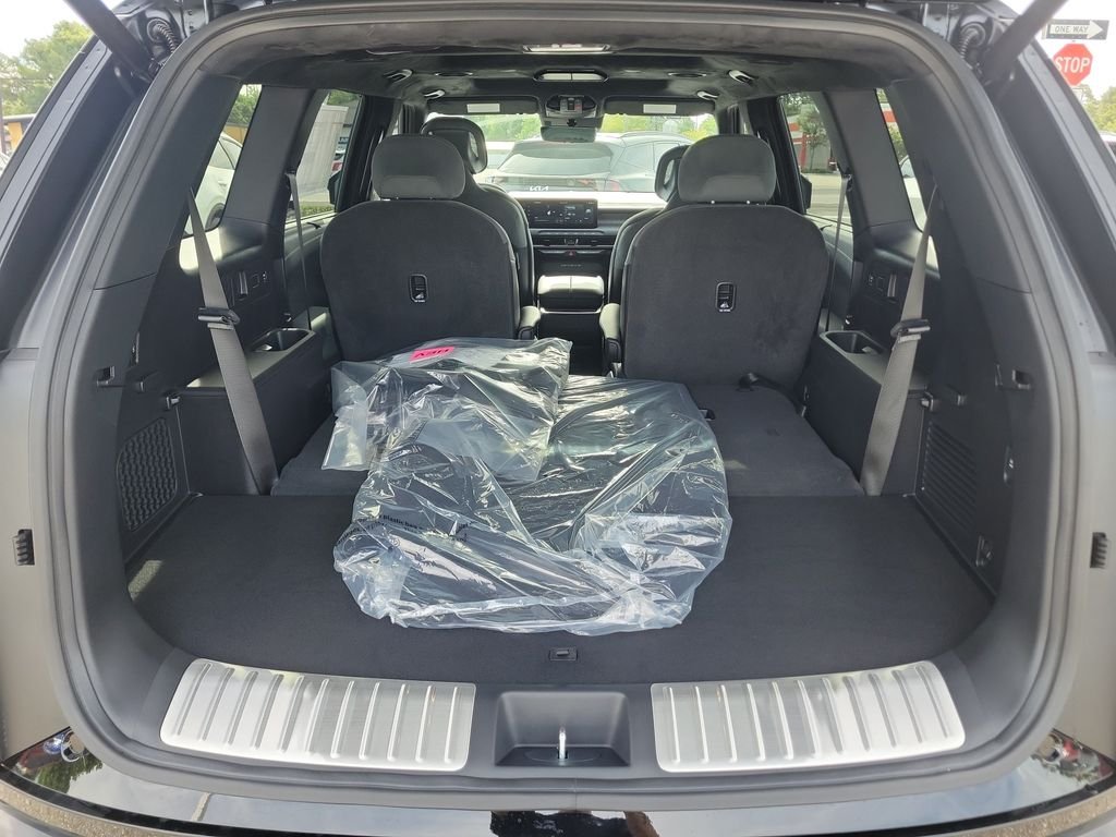 New 2027 Black Kia X-Line SX Prestige image 14