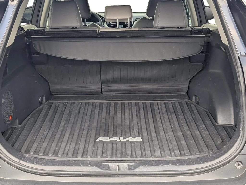 Used 2021 Magnetic Gray Met Toyota XLE Premium image 10