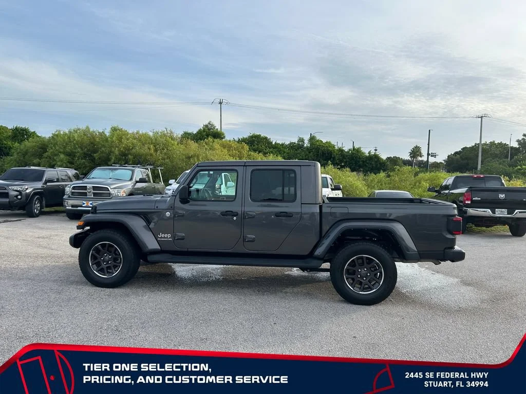 Used 2022 Gray Jeep Overland 4x4 image 8