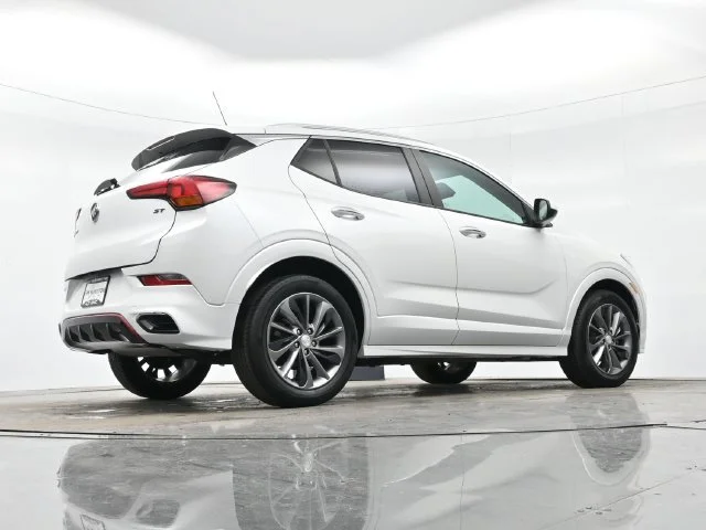 Used 2021 WHITE FROST TRICOAT Buick Preferred image 28