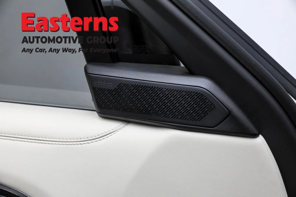 Used 2024 White Land Rover Autobiography image 20