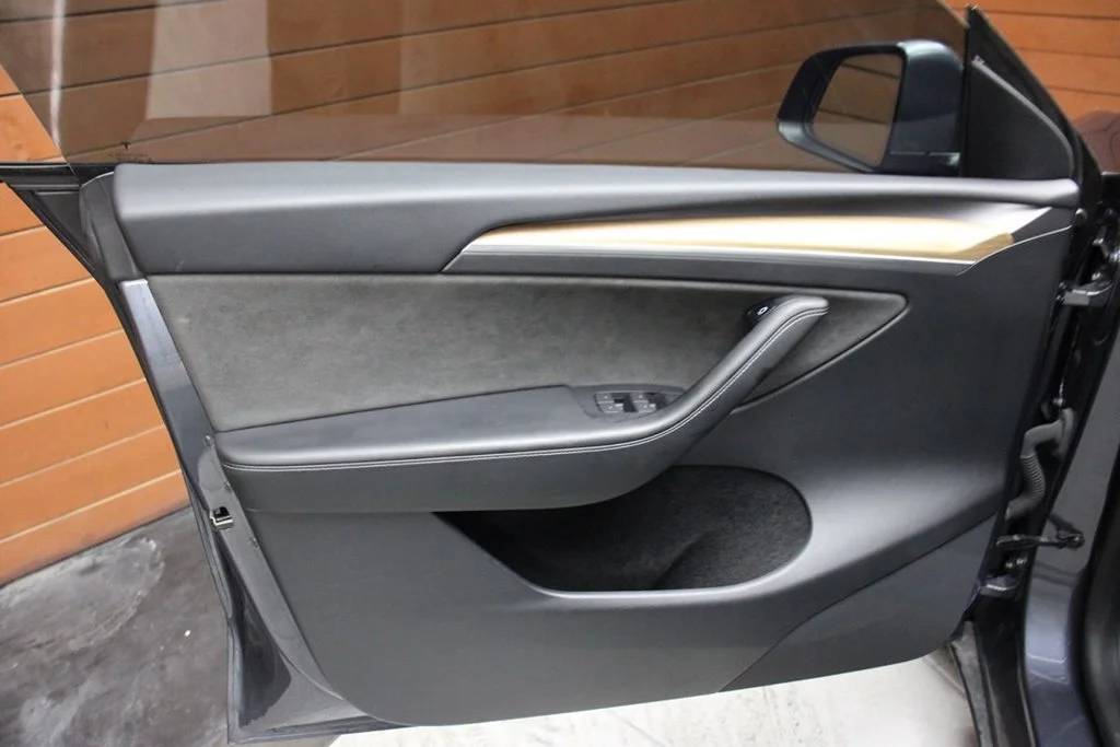 Used 2023 Solid Black Tesla Long Range image 18