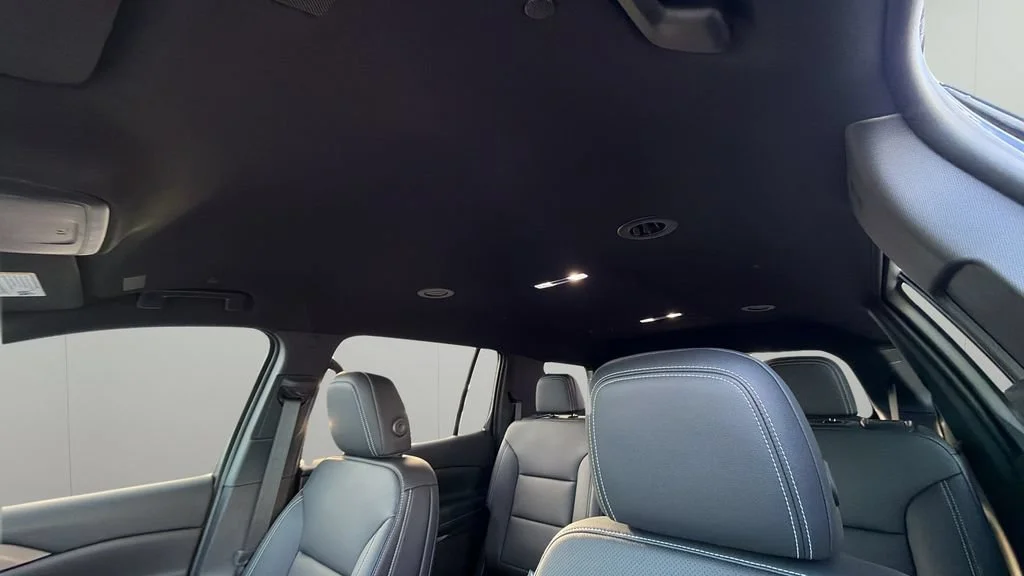 New 2027 Mosaic Black Metallic Chevrolet LT image 31